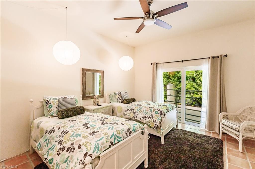 1291 Caloosa DR-13