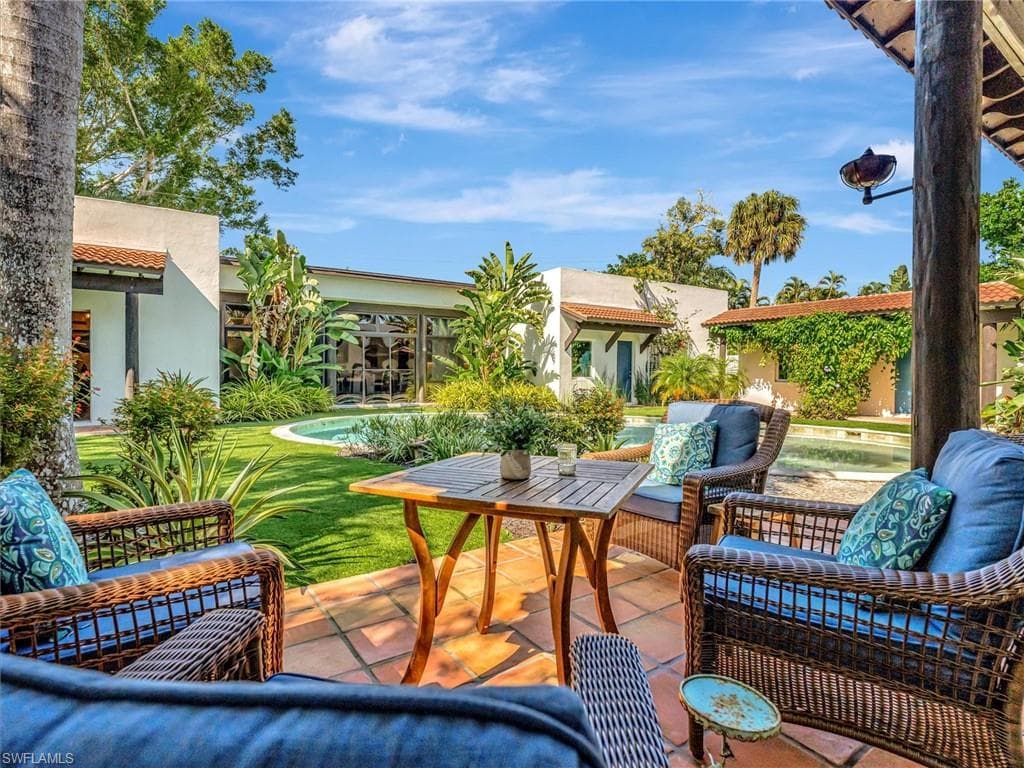 1291 Caloosa DR-19