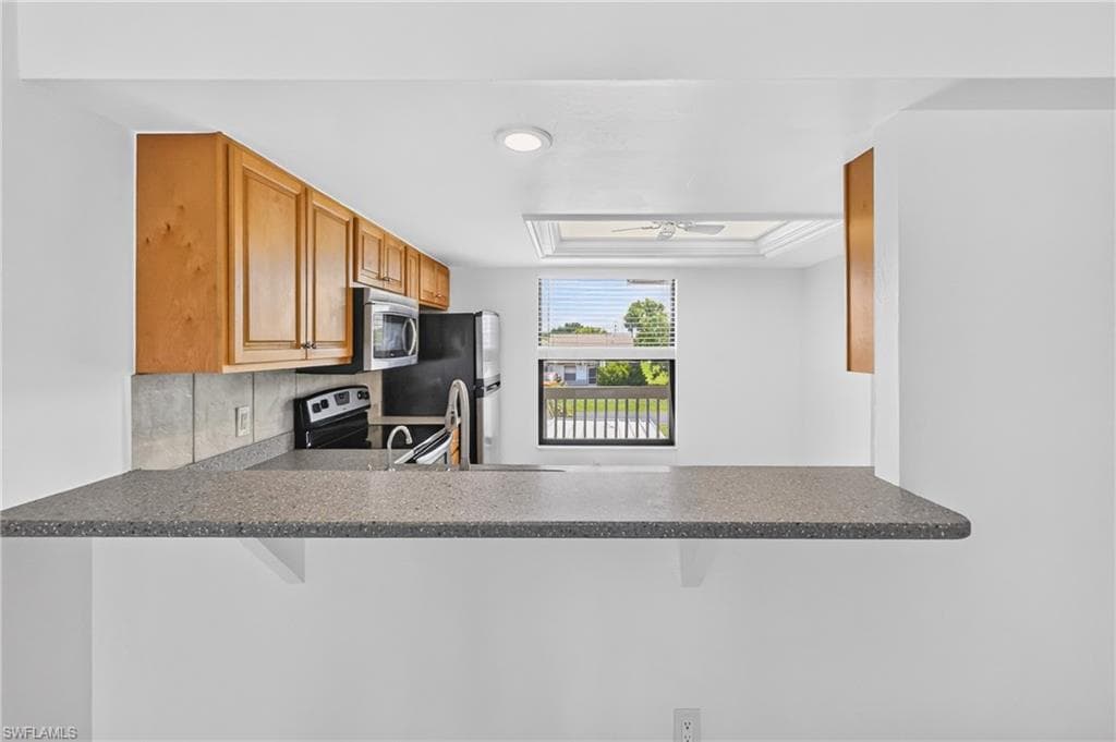 4708 SW 8th PL 201-8