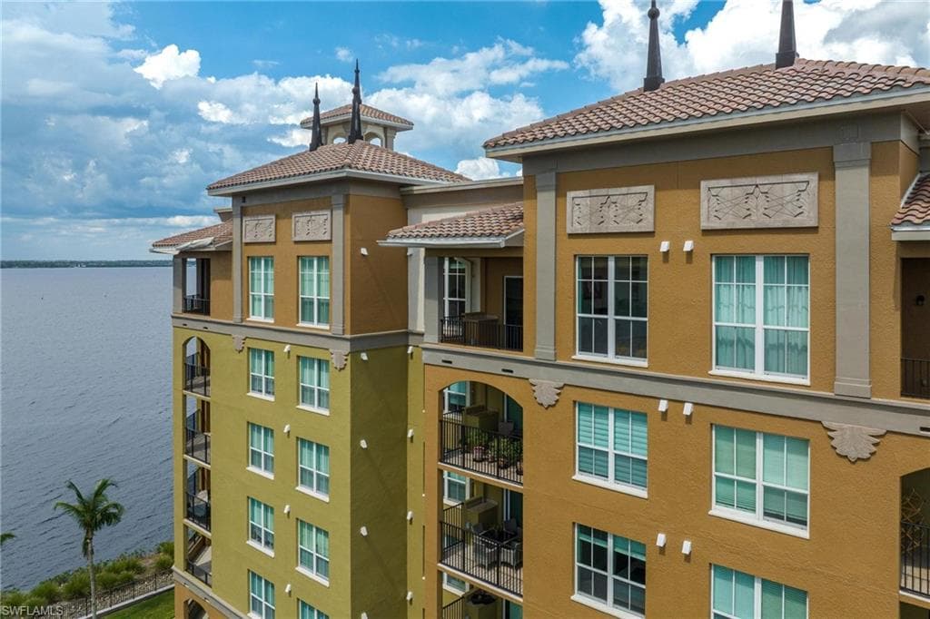 2825 Palm Beach BLVD 703-36