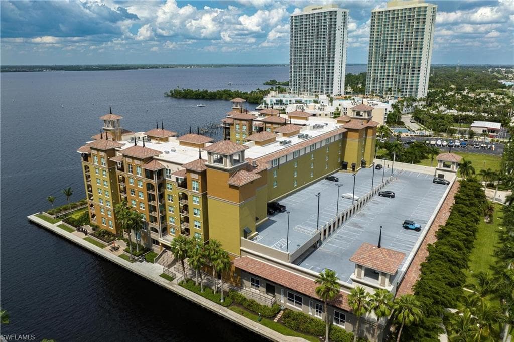 2825 Palm Beach BLVD 703-30