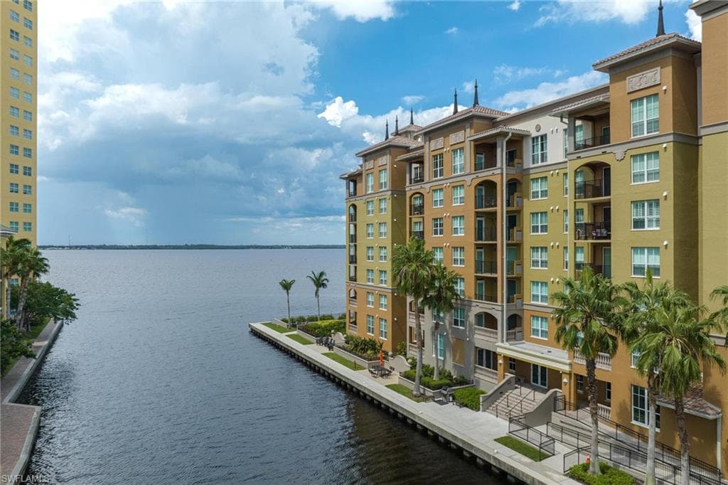 2825 Palm Beach BLVD 703-34
