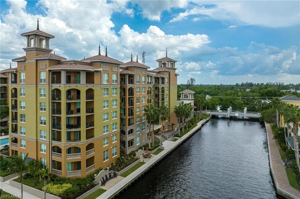 2825 Palm Beach BLVD 703-38