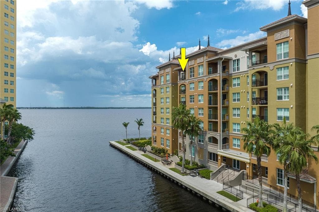 2825 Palm Beach BLVD 703-33