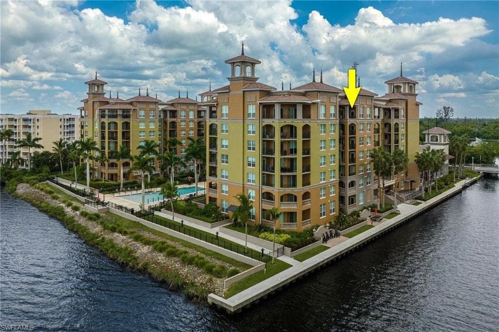 2825 Palm Beach BLVD 703-39