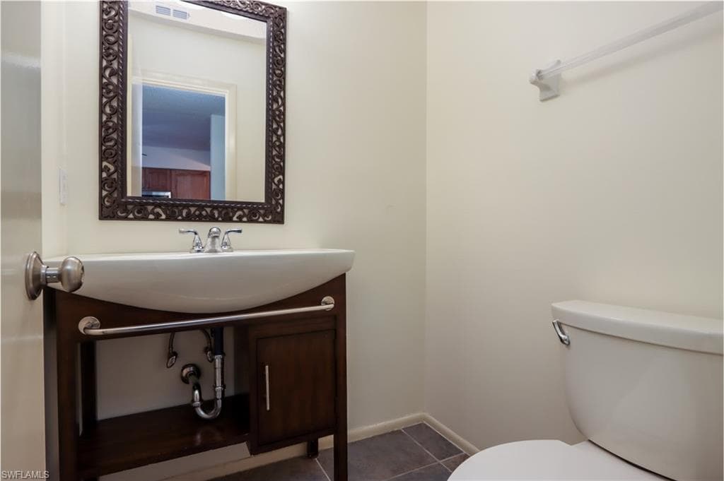 25484 Cockleshell DR 901-17