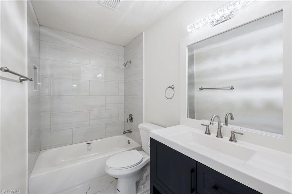 6031 Macbeth LN-14