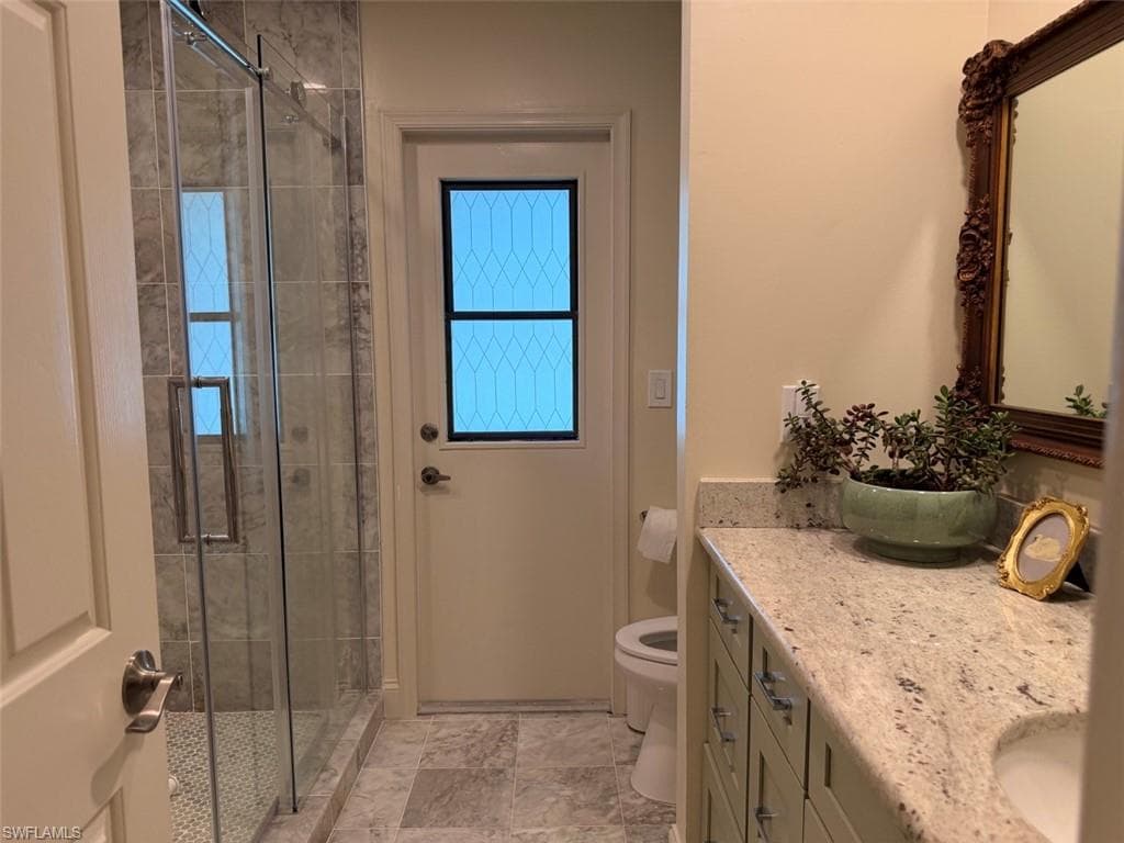 6560 Kestrel CIR-12