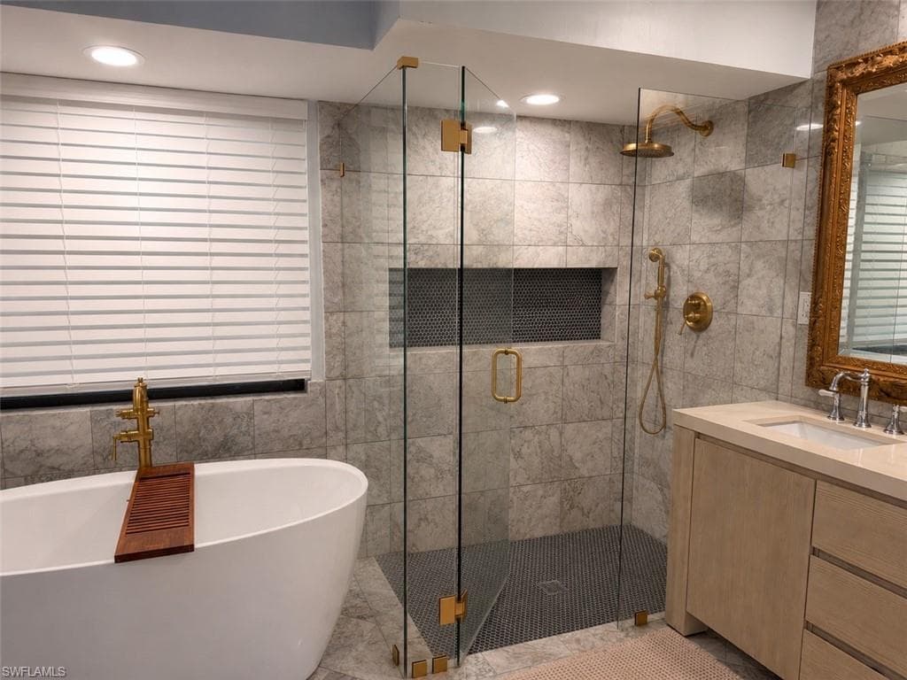 6560 Kestrel CIR-7
