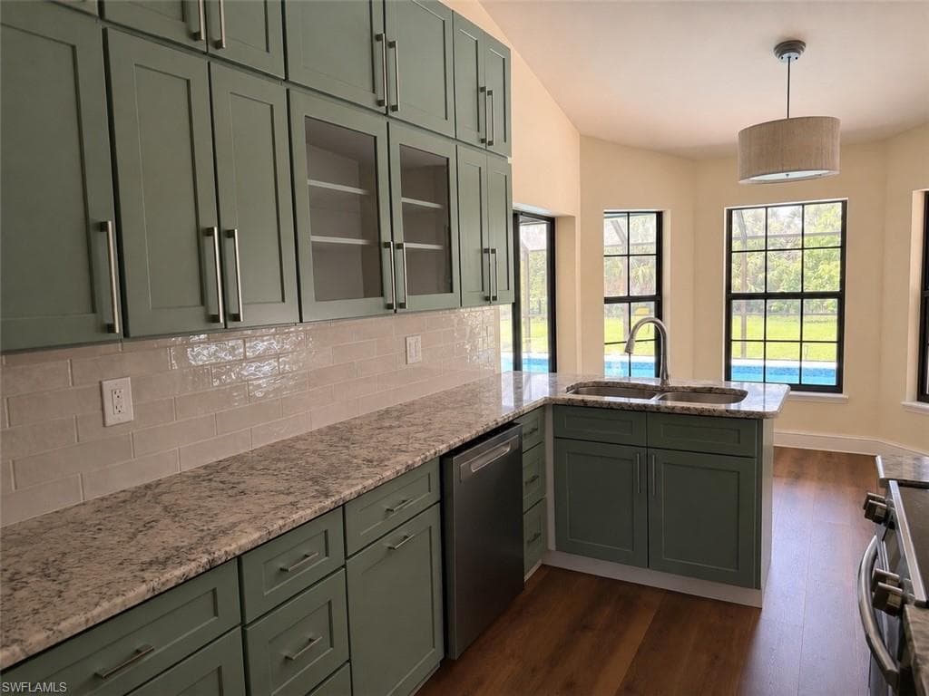 6560 Kestrel CIR-5