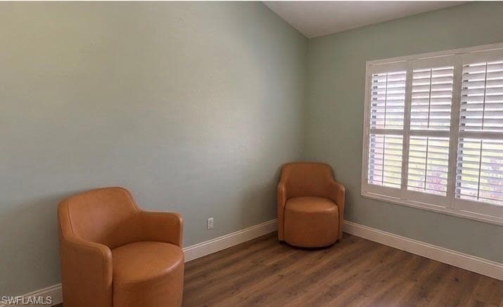 6560 Kestrel CIR-14