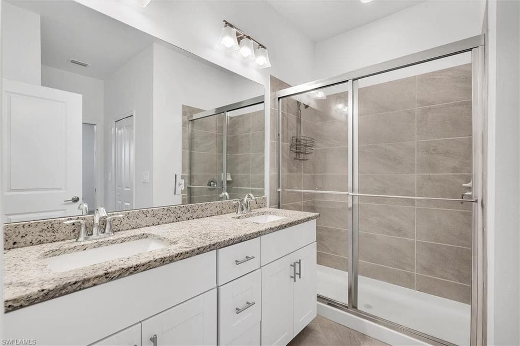 14204 Pine Lodge LN-17