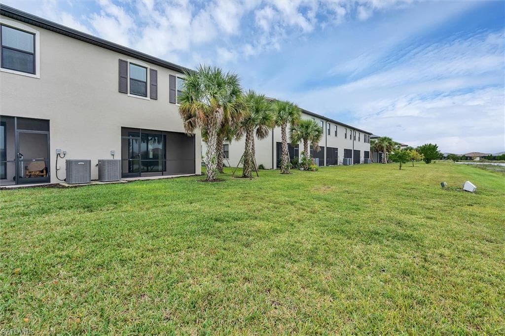 14204 Pine Lodge LN-28