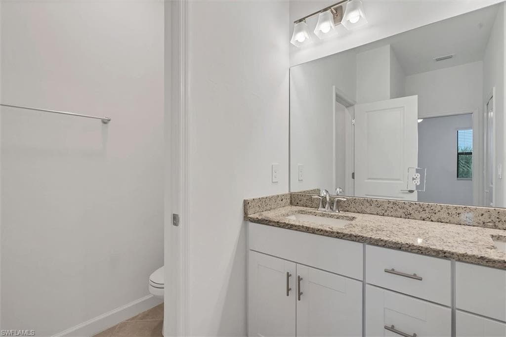 14204 Pine Lodge LN-18