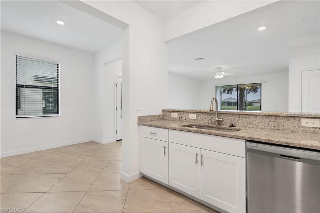 14204 Pine Lodge LN-11