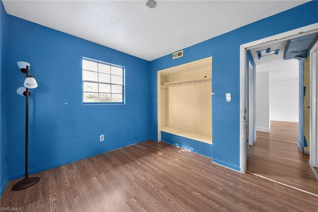 1846 Maple DR-13