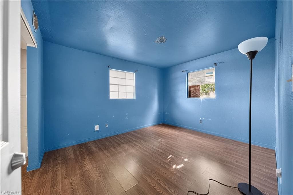 1846 Maple DR-16
