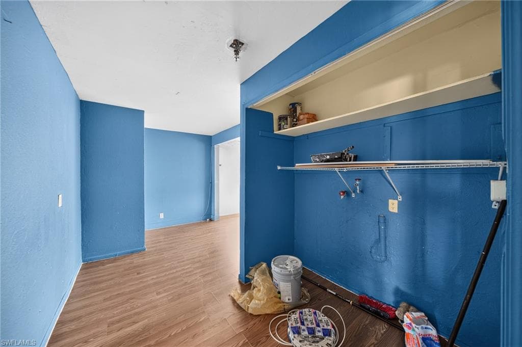 1846 Maple DR-12