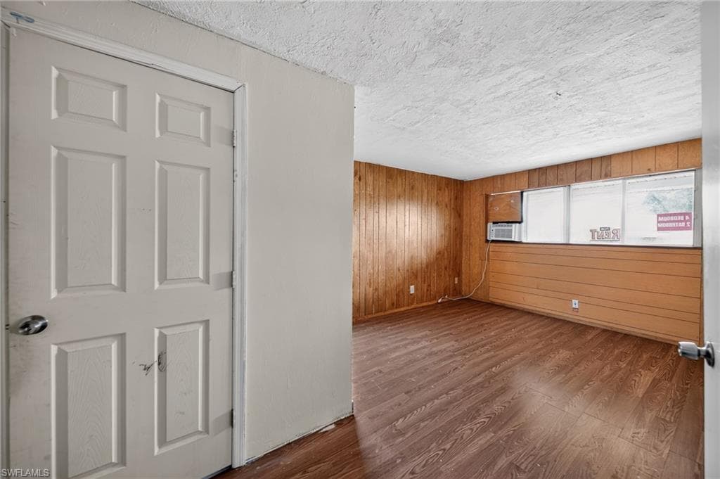 1846 Maple DR-24