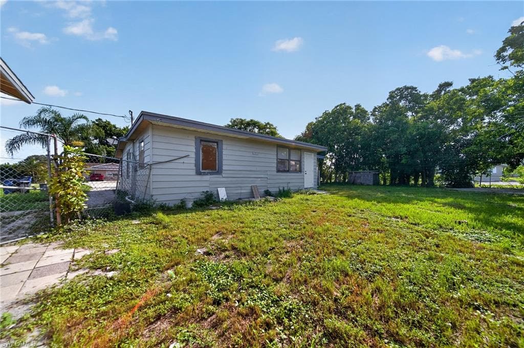 1846 Maple DR-30