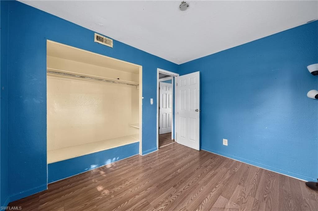 1846 Maple DR-14