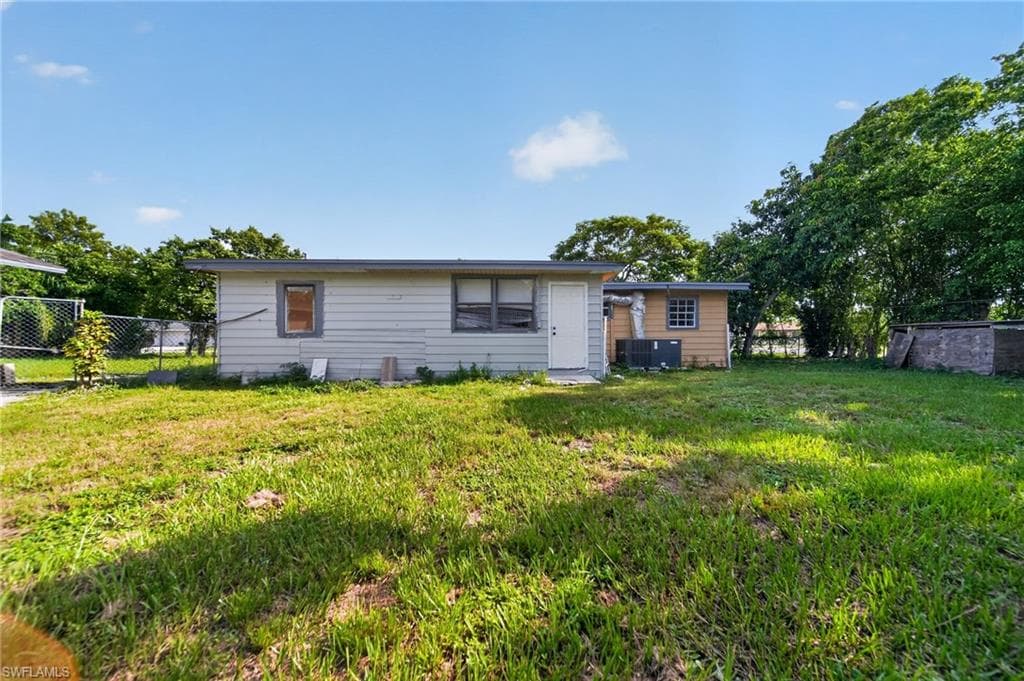 1846 Maple DR-29