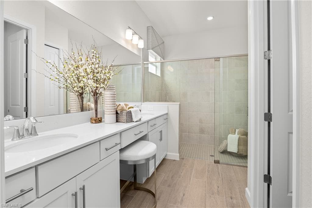 15720 Raveneli CT-13
