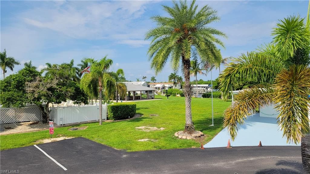 302 Shoreland DR-13
