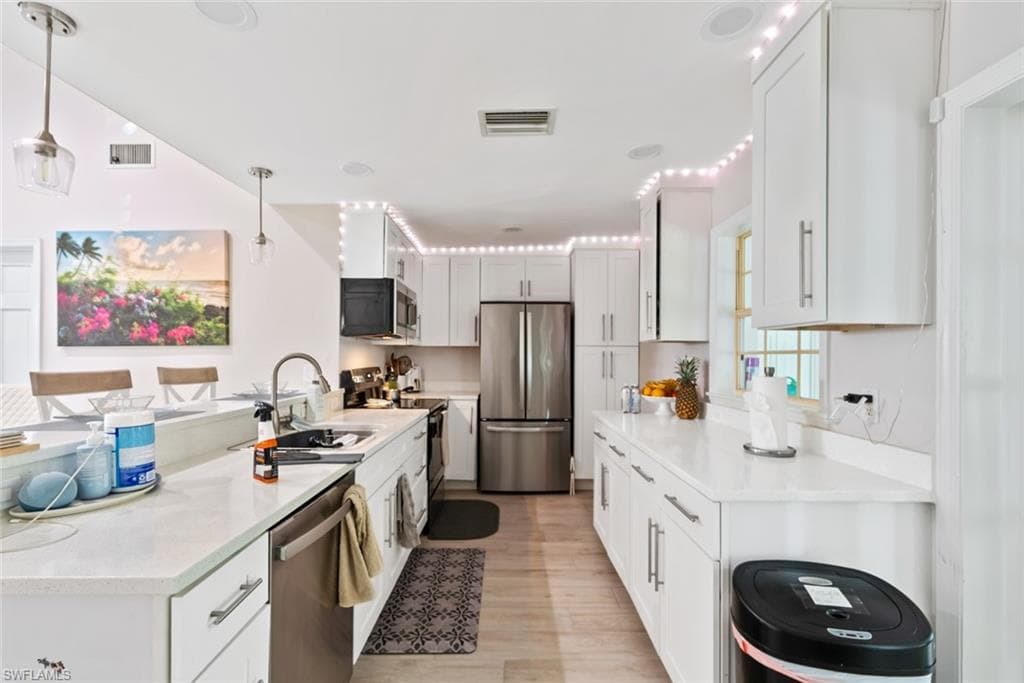 2437 Sunset AVE-23