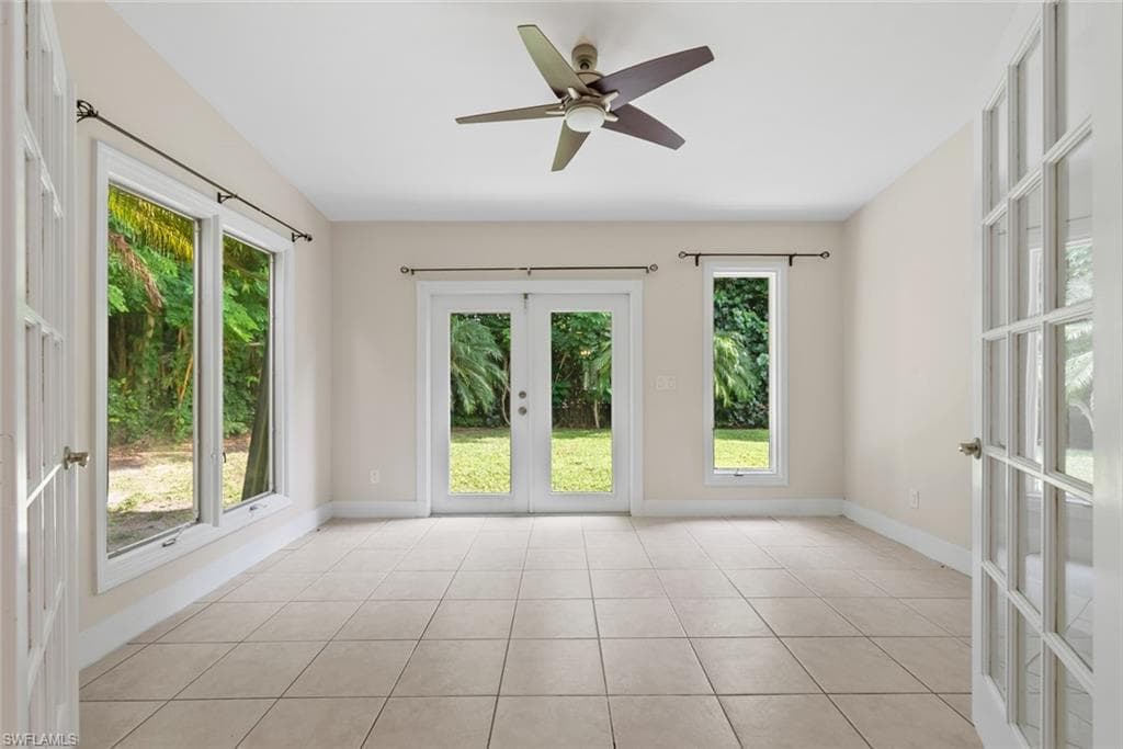 2437 Sunset AVE-17