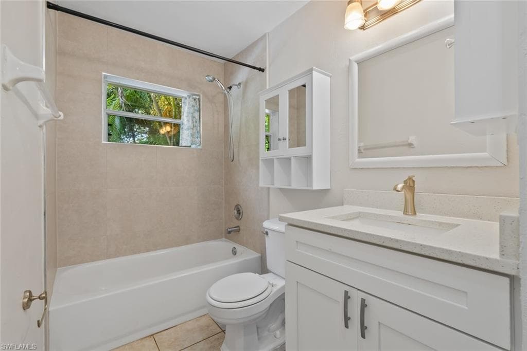 2437 Sunset AVE-16