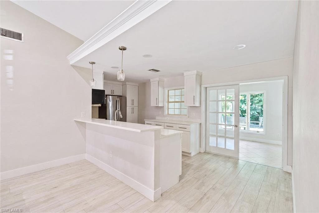 2437 Sunset AVE-22