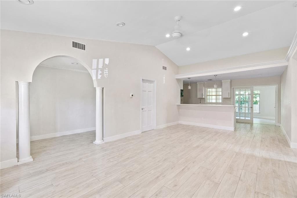 2437 Sunset AVE-20
