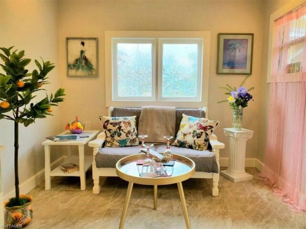 2437 Sunset AVE-30