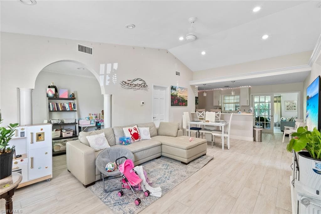 2437 Sunset AVE-19