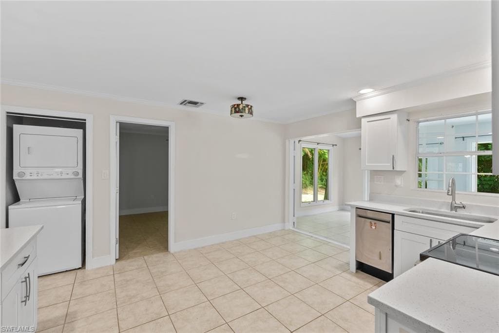 2437 Sunset AVE-8
