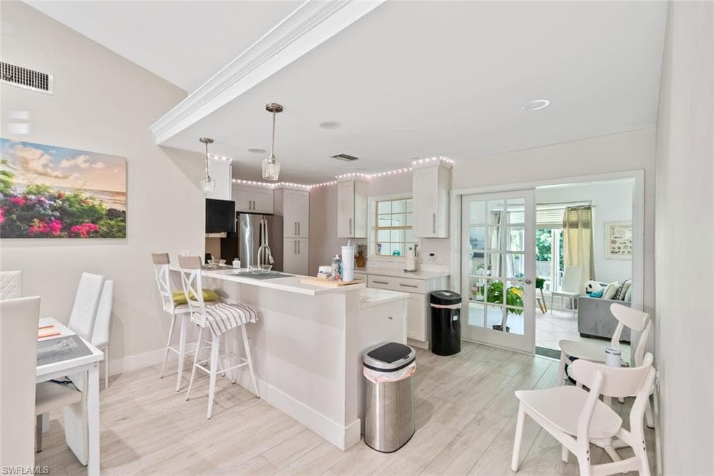 2437 Sunset AVE-21