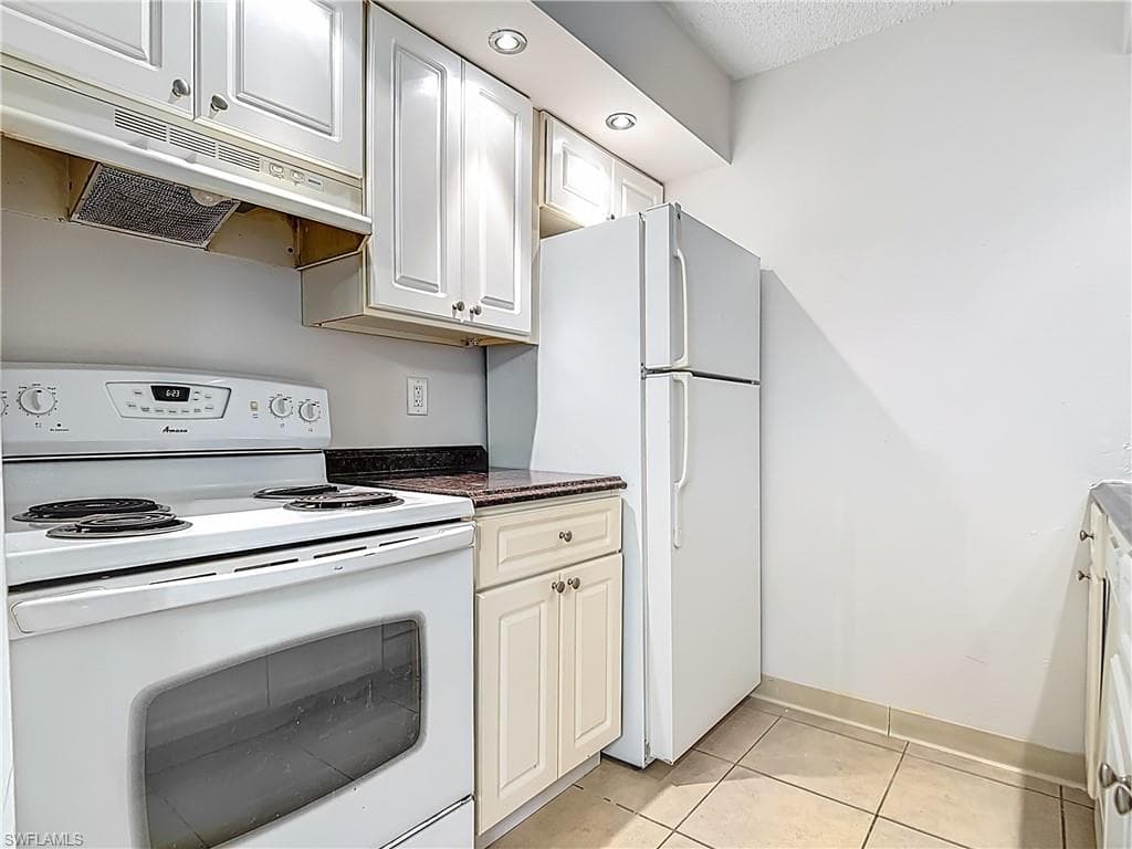 194 Santa Clara DR 12-13