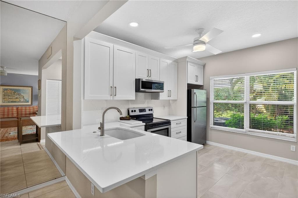 290 Emerald Bay CIR L7-5
