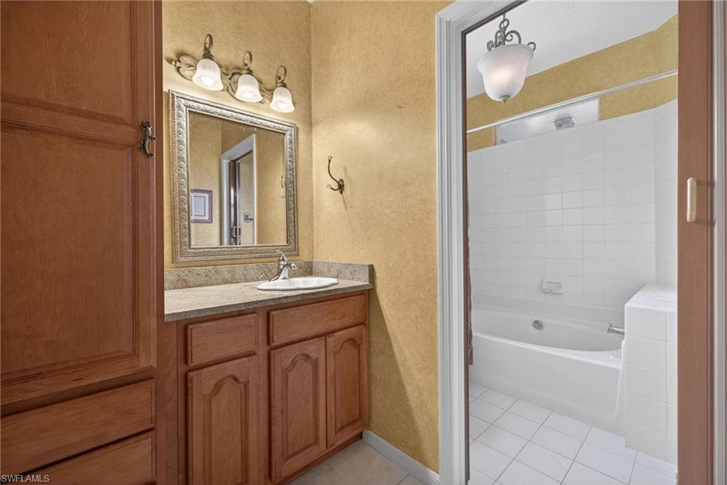 290 Emerald Bay CIR L7-11