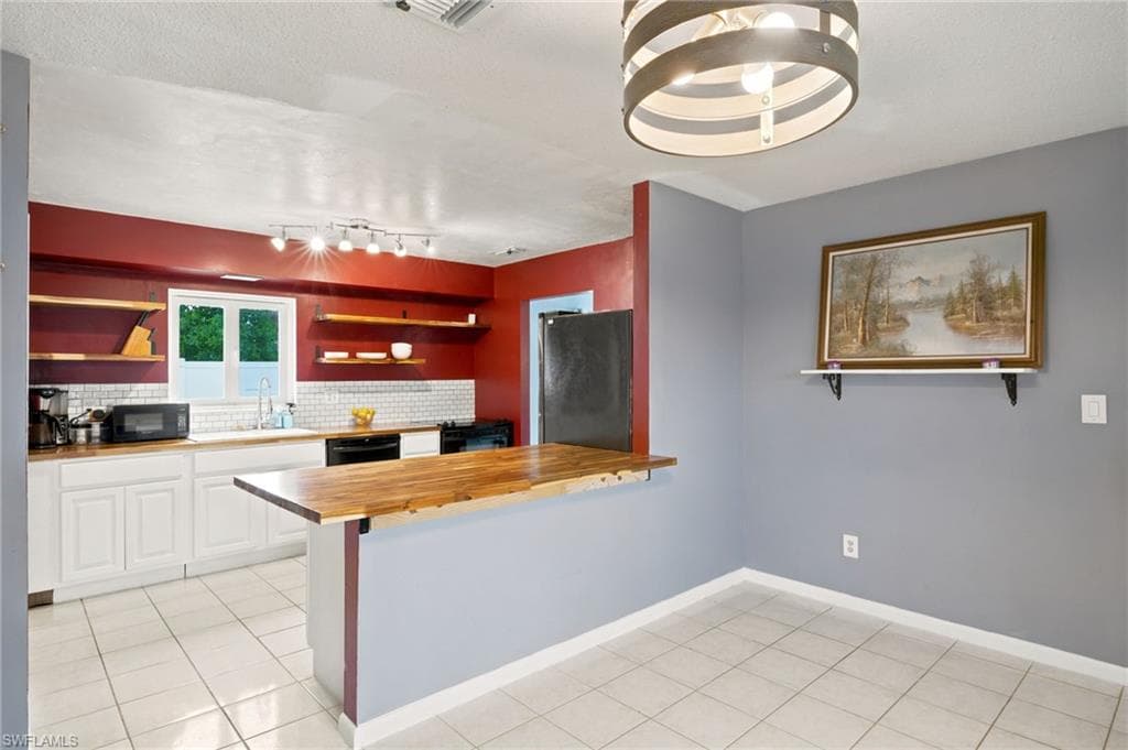 301 Hollywood ST-3