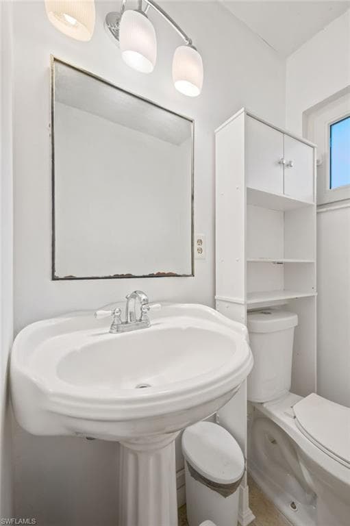 301 Hollywood ST-14