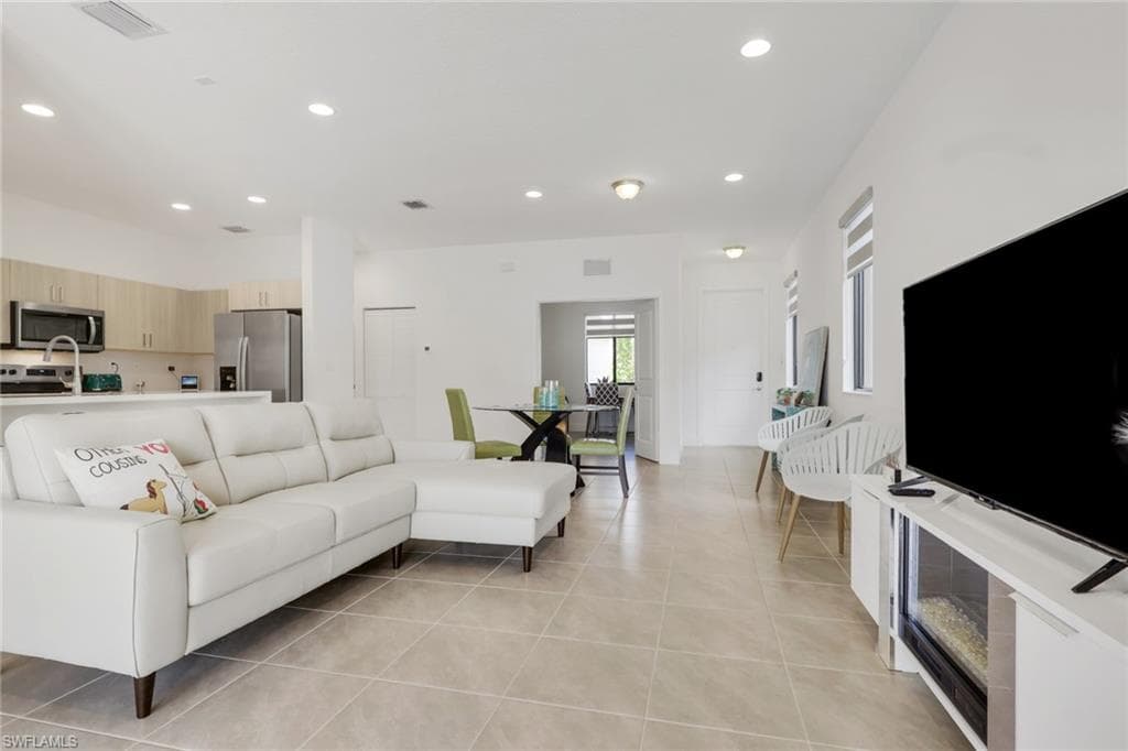 5116 Isidora LN-9