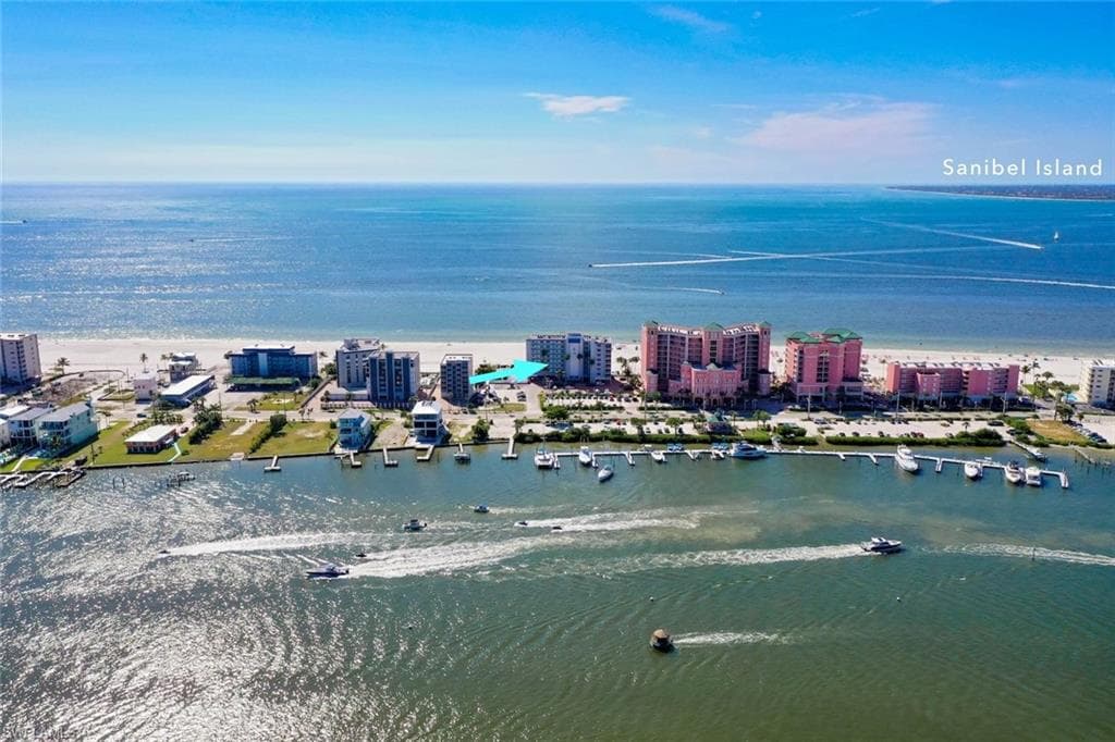 250 Estero BLVD 302-47