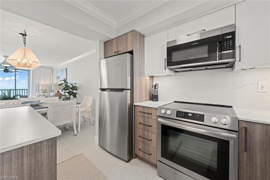 250 Estero BLVD 302-14