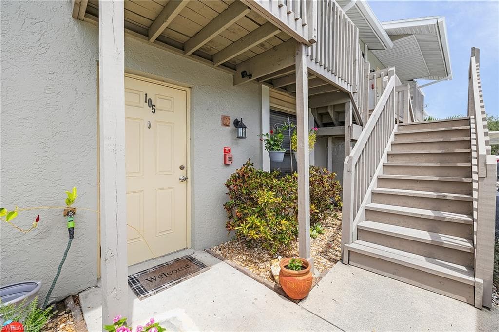 4708 SW 8th PL 105-27