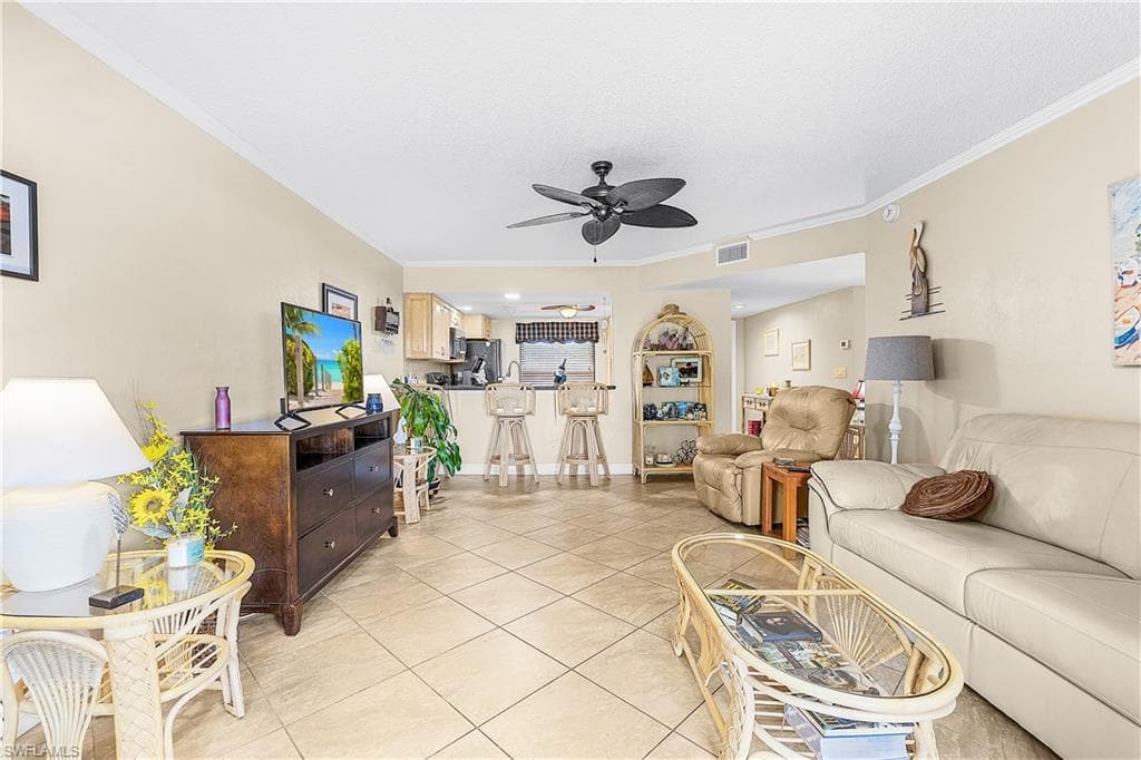 4708 SW 8th PL 105-3
