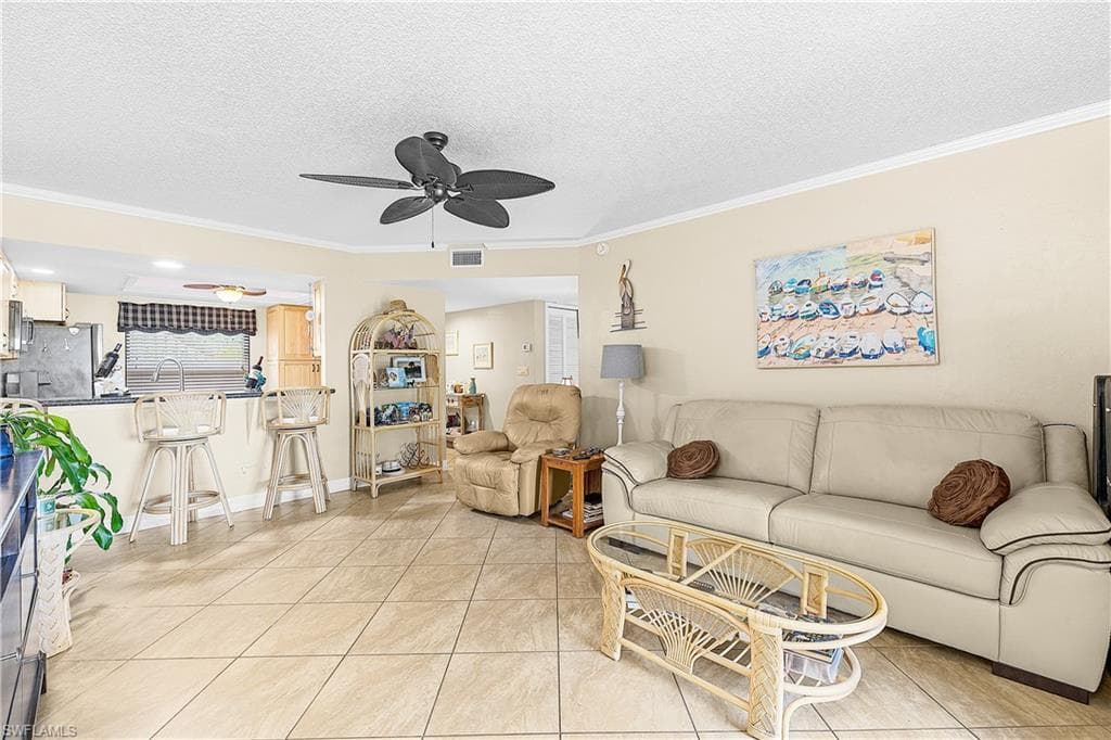 4708 SW 8th PL 105-9