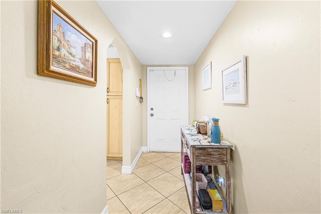 4708 SW 8th PL 105-10