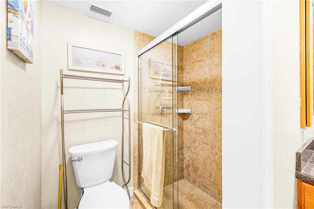 4708 SW 8th PL 105-18
